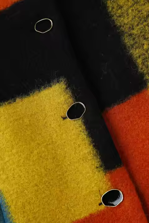 1740308180849219.avif